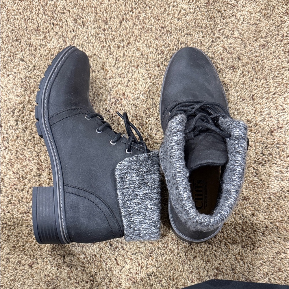 Cliffs by WHITE MOUNTAIN Black Fold-Over Lace-Up Ankle Boots with Gray Knit Cuff